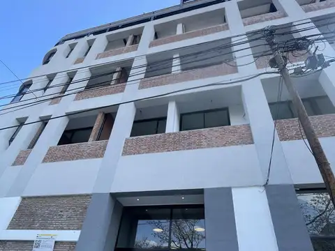 DEPARTAMENTO 1 AMBIENTE BOEDO CON COCHERA Y BAULERA. EDIFICIO EL INDUSTRIAL PILETA, SUM Y GIMNASIO.