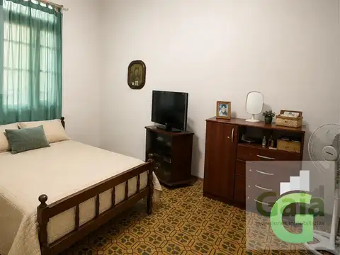 CASA EN VENTA MACROCENTRO - ADOLFO GUEMES 560