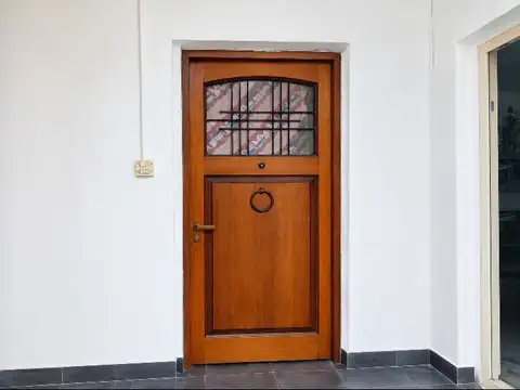 OPORTUNIDAD PH 3 AMB. AL FONDO EN MUNRO CON PATIO  PERMUTA POR CASA EN LA COSTA Y DEP. 2 AMB.