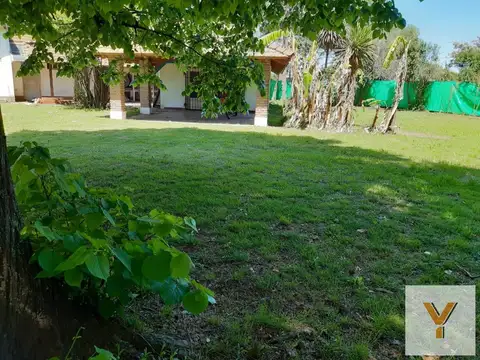 Casa en venta - 1 Dormitorio 2 Baños - 1.956Mts2 - Carmen de Areco