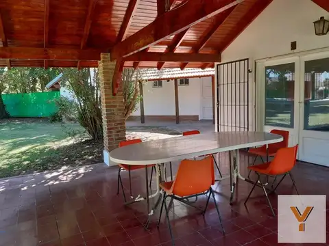 Casa 3 ambientes con 2 baños