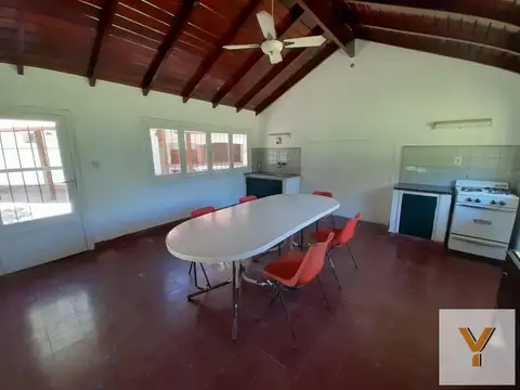 Casa en venta - 1 Dormitorio 2 Baños - 1.956Mts2 - Carmen de Areco