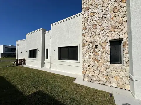 VENTA - CASA EN TERRAVISTA - ACCESO OESTE - GRAL. RODRIGUEZ