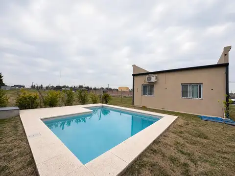 Casa 3 ambientes con 1 baño