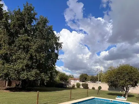 VENTA CASA QUINTA 1100 M2 MORENO ECXEL UBICACION