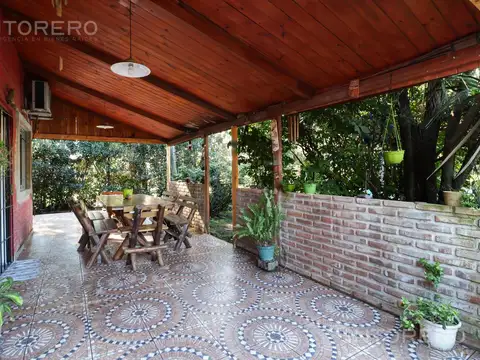 Casa 3 ambientes con jardin y pileta en Moreno