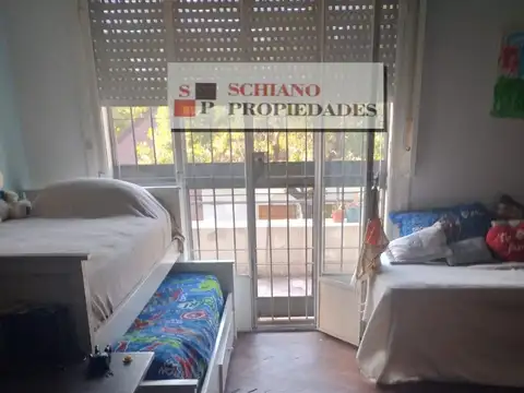 CASA EN DOS PLANTAS CON TRES DORMITORIOS EN LO MEJOR DE QUILMES RESIDENCIAL.
