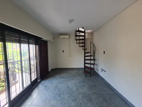 Depto Tipo Casa 4 ambientes con 2 baños
