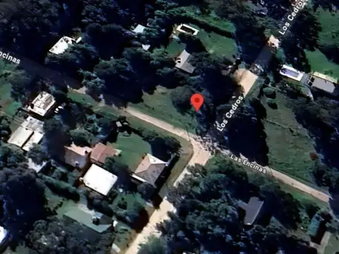 Las Encinas e/ Los Cedros y Los Nogales