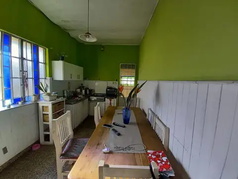 Casa 3 ambientes con 1 baño