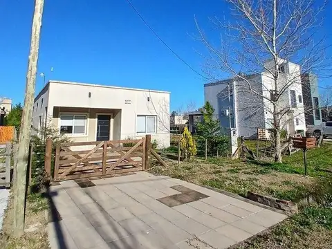 Casa en Venta con 1 cochera