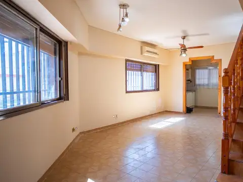 Depto Tipo Casa en Venta en Villa Luzuriaga, USD 78.000