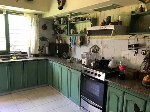 Excelente casa de 4 ambientes en venta en Pilar Centro