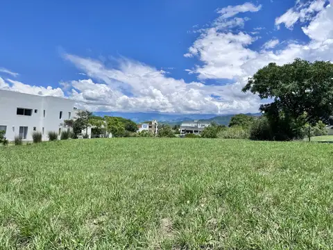 Terreno en Venta 27  mts Frente