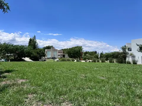 Terreno en Venta 27  mts Frente