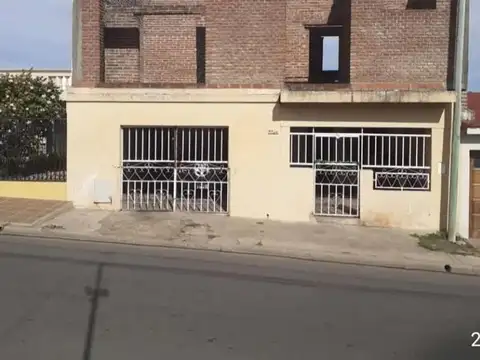 CASA EN VENTA! A RECICLAR!