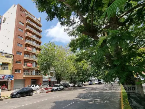 Departamento 2 Ambientes en Alquiler con balcón con parrilla - La Lucila-Vias/Maipu
