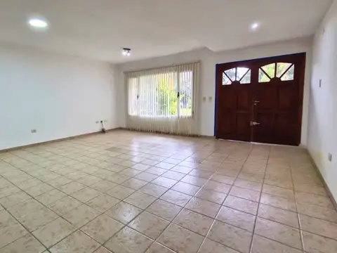ALQUILER CASA 4 AMBIENTES  AlLTOS DEL SOL