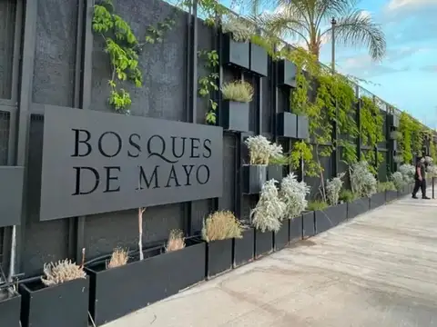 Calle 25 de Mayo Oeste 100