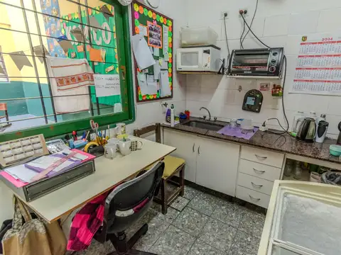 Imponente edificio en venta en Olivos, donde hoy funciona el Colegio San Ignacio.
