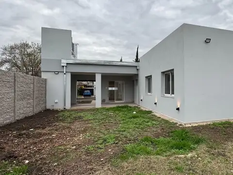 VENTA/ CASA/ MODERNA/ A ESTRENAR