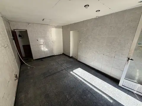 Local en Alquiler en Villa Lynch, $ 600.000