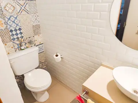 CASA TRIPLEX 5 AMBIENTES VENTA HURLINGHAM COCHERA