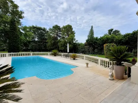 Casa en Venta en Pilar, USD 1.900.000