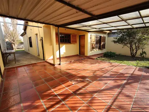 Leandro N. Alem e/ El Carpintero y Pedro de Mena