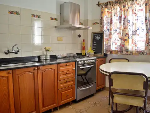 Casa 5 ambientes con 3 baños