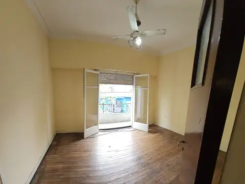 Galpon sin Columnas con Vivienda 3 Ambientes 1 Piso Patio y Terraza 