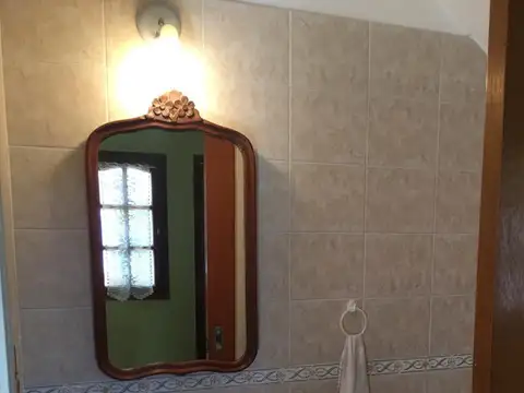 Casa 6 ambientes con 2 baños
