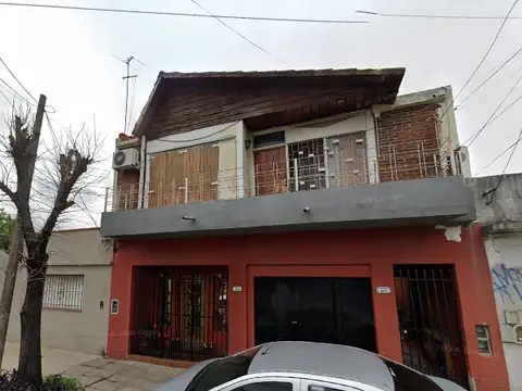 CASA EN P.H. AL FONDO MUY AMPLIA