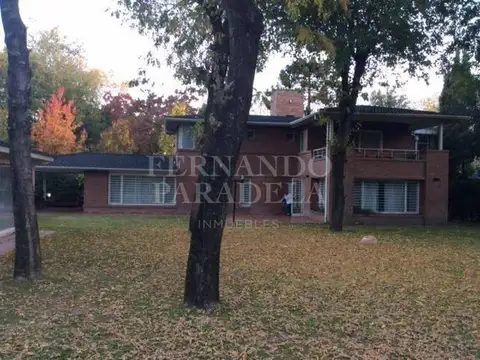 Casa en Venta en Barrio Parque Leloir, USD 650.000