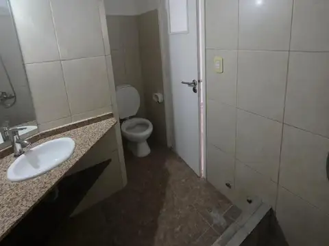 Departamento 2 ambientes 40m2 a metros av juan b justo