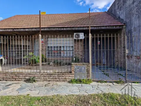 Casa en venta de 2 dormitorios c/ cochera en Wilde