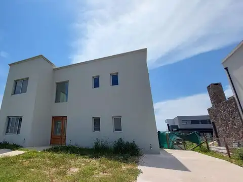 Casa en Venta en Puertos del Lago -