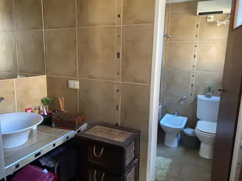 Casa 3 ambientes con 2 baños