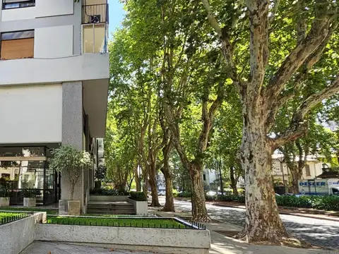 Av. de Los Incas  al 3200