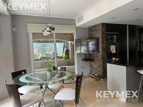 Casa en Venta con 5 cocheras