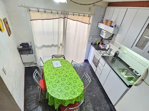 Casa 5 ambientes con patio y cochera en Venta en Villa Bosch