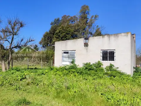 CASA A TERMINAR - IMPORTANTE LOTE DE 2800 MTRS. PARADA ROBLES
