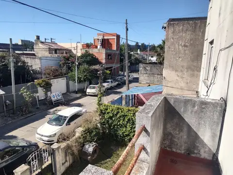 PH en Planta Alta de 3 Ambientes + Patio y Balcón