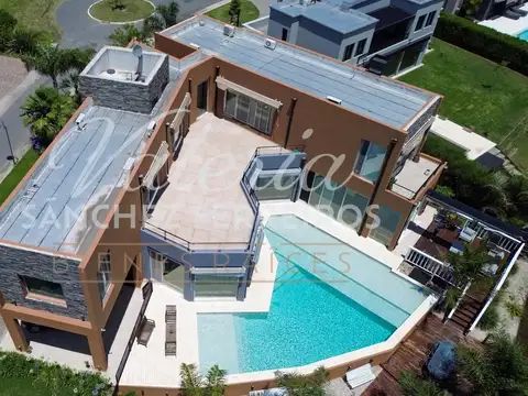 Casa en Venta en Las Golondrinas, USD 780.000