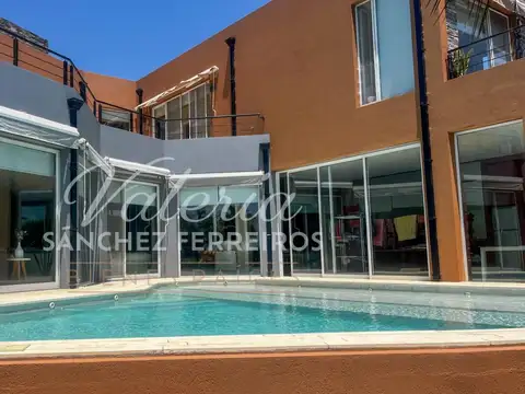 Casa en Venta con 1 cochera