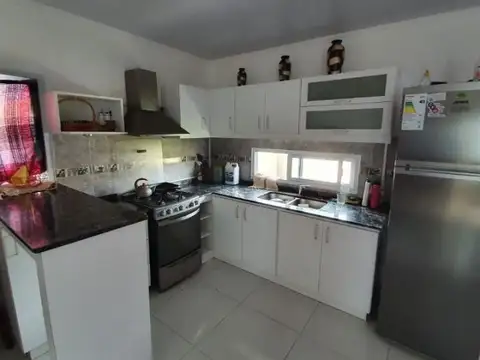 Casa 5 ambientes con 2 baños
