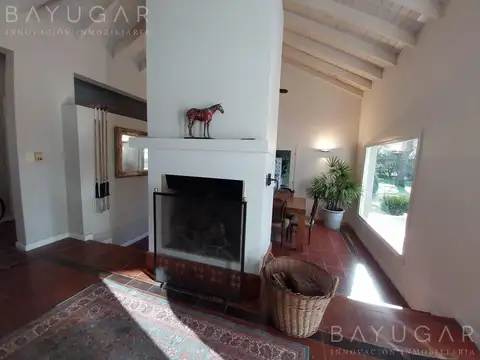 Casa 6 ambientes con 3 baños