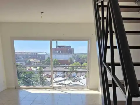Departamento en Alquiler en Zarate, $ 700.000