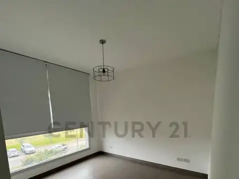 Av. del Puerto 615 200, Piso 0