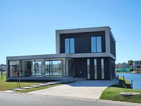 Casa a la Laguna en Santa Ana Villanueva